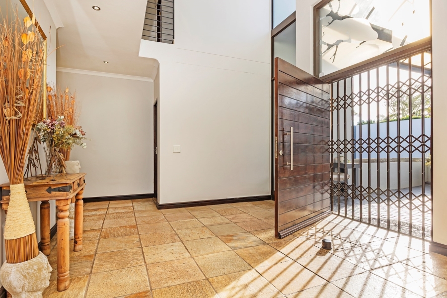 4 Bedroom Property for Sale in Van Riebeeckshof Western Cape